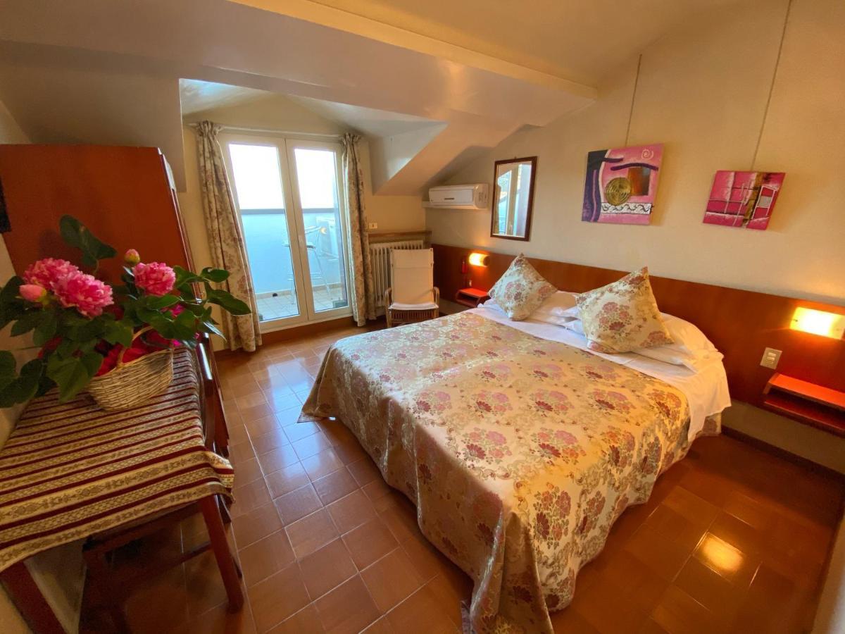 Hotel Grifone Sirmione Exterior photo